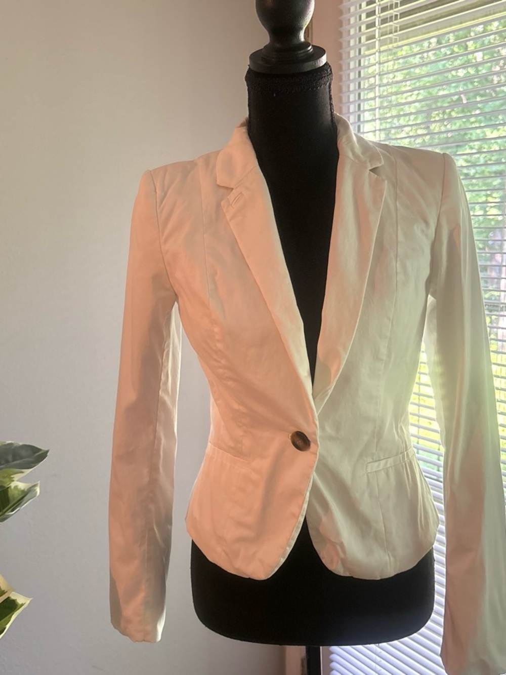 H&M White Single-Button Tailored Blazer